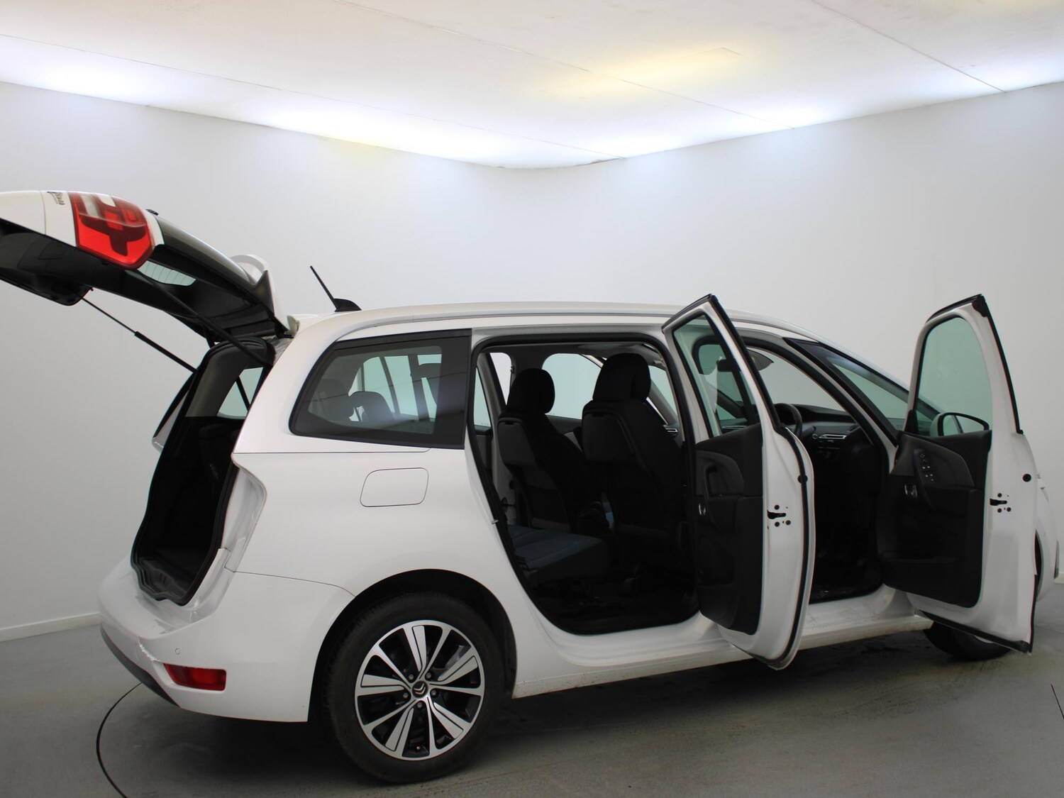 Used Citroen C4 Grand Picasso 2017 for sale - 76411586: Photo 27