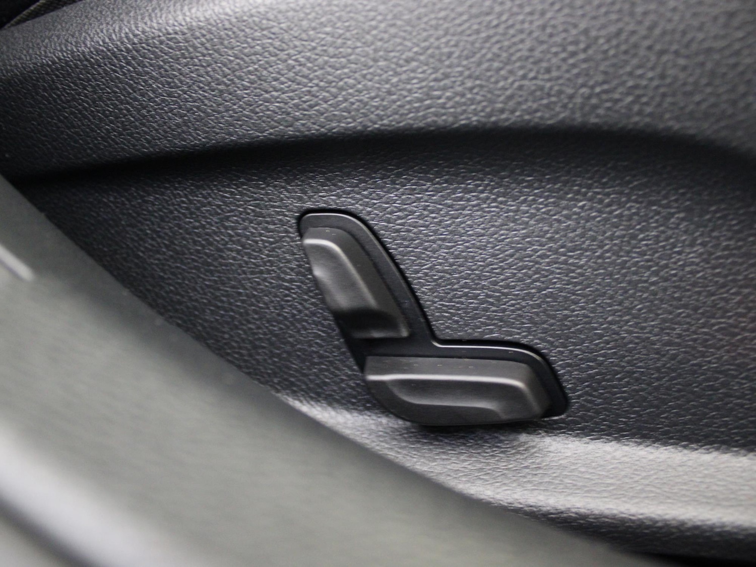 Used Mercedes-Benz C Class 2018 for sale - 76515812: Photo 11