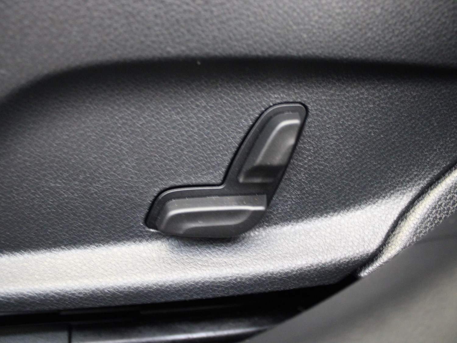 Used Mercedes-Benz C Class 2018 for sale - 76515812: Photo 14