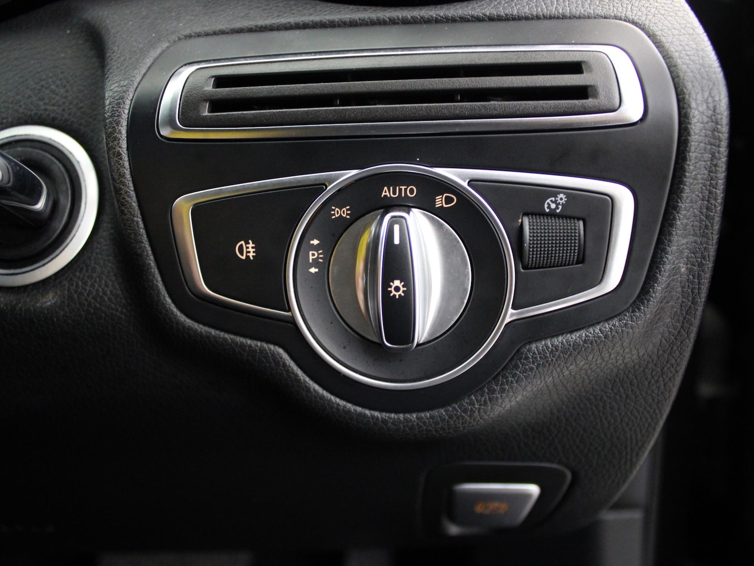 Used Mercedes-Benz C Class 2018 for sale - 76515812: Photo 37