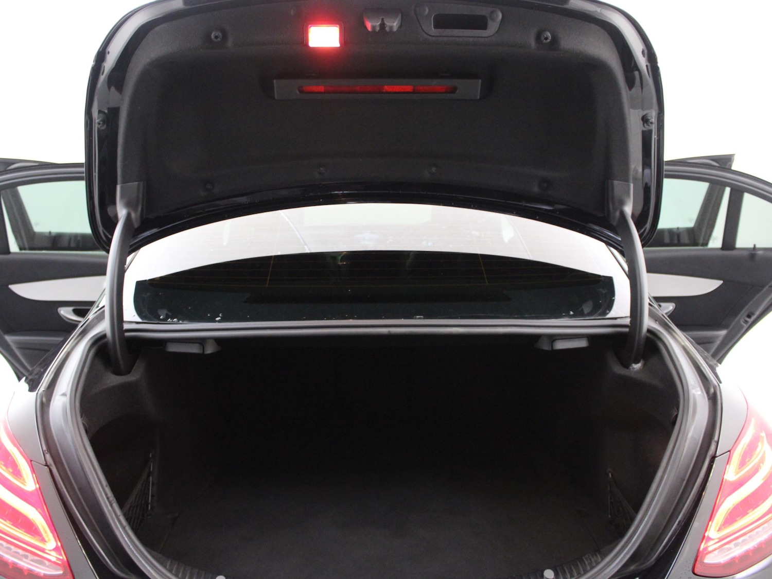 Used Mercedes-Benz C Class 2018 for sale - 76515812: Photo 43