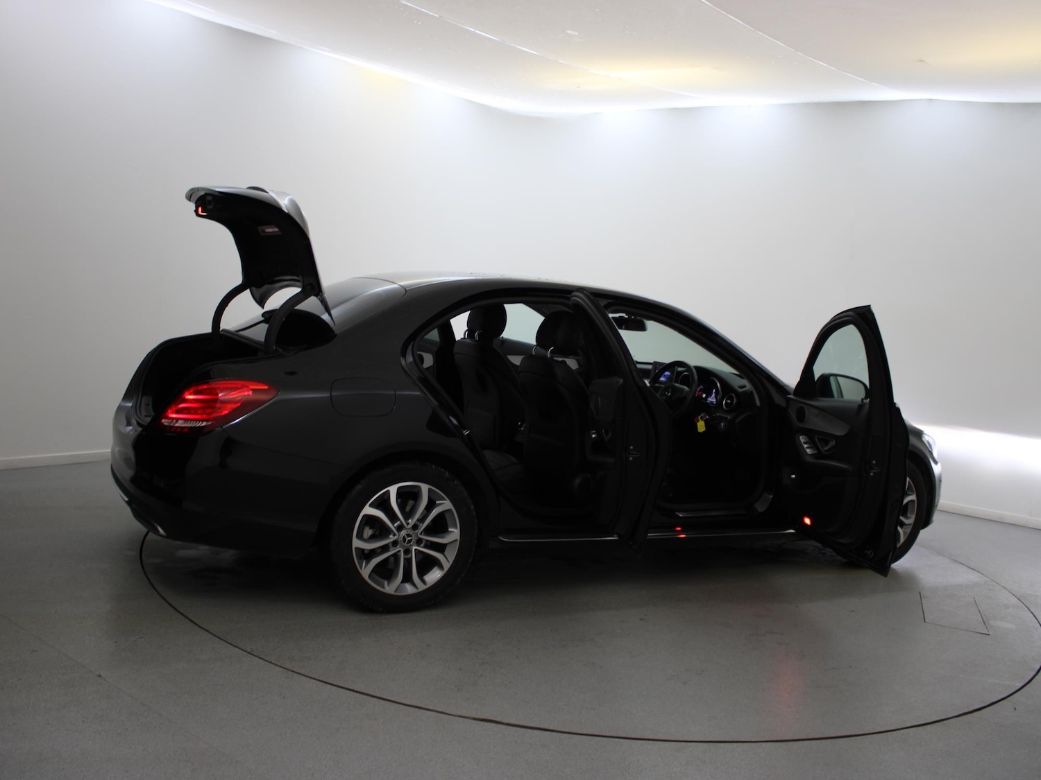 Used Mercedes-Benz C Class 2018 for sale - 76515812: Photo 44