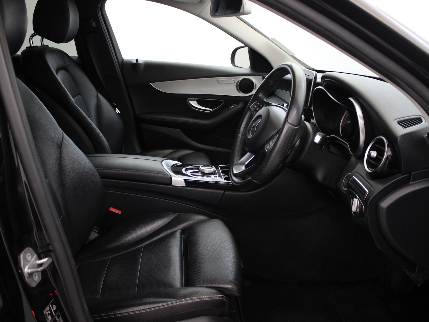 Used Mercedes-Benz C Class 2018 for sale - 76515812: Photo 9