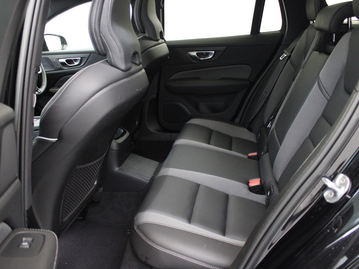 Used Volvo V60 2022 for sale - 76442661: Photo 12