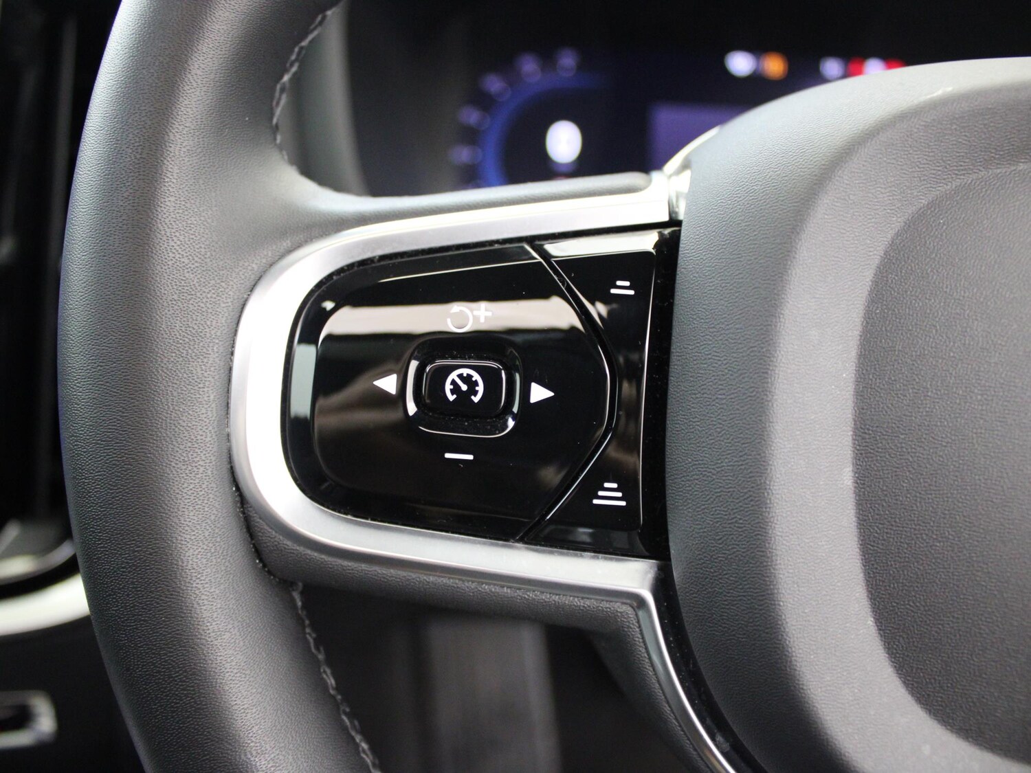 Used Volvo V60 2022 for sale - 76442661: Photo 40