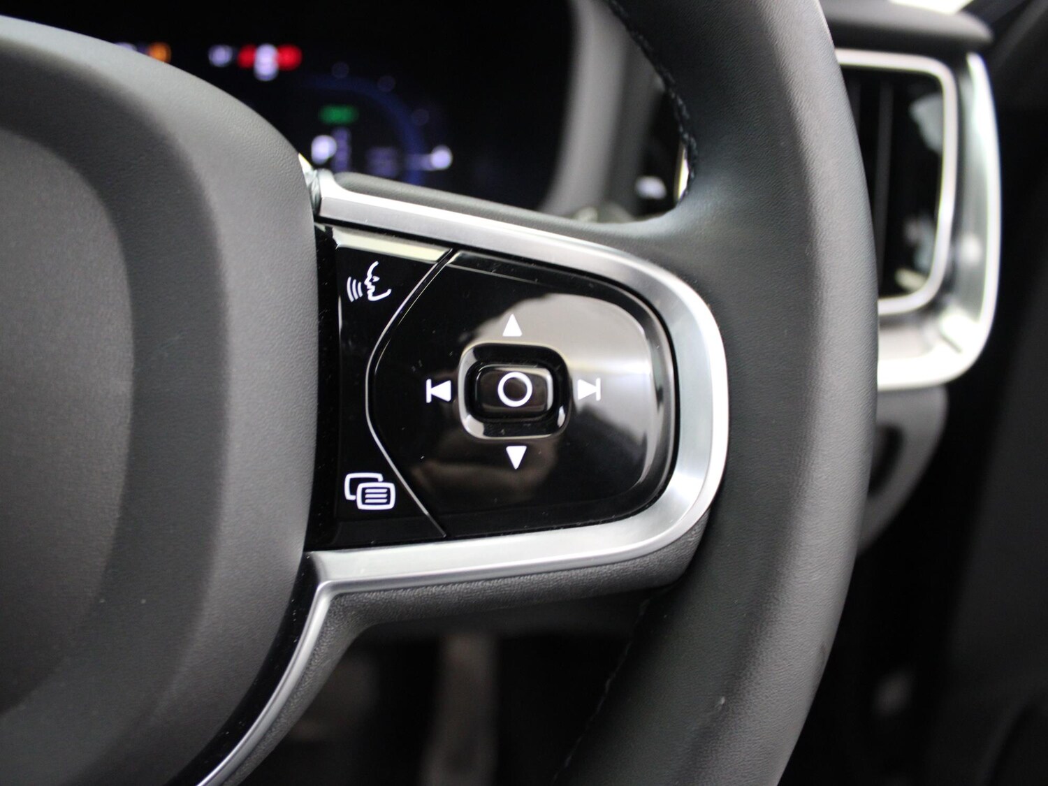 Used Volvo V60 2022 for sale - 76442661: Photo 41