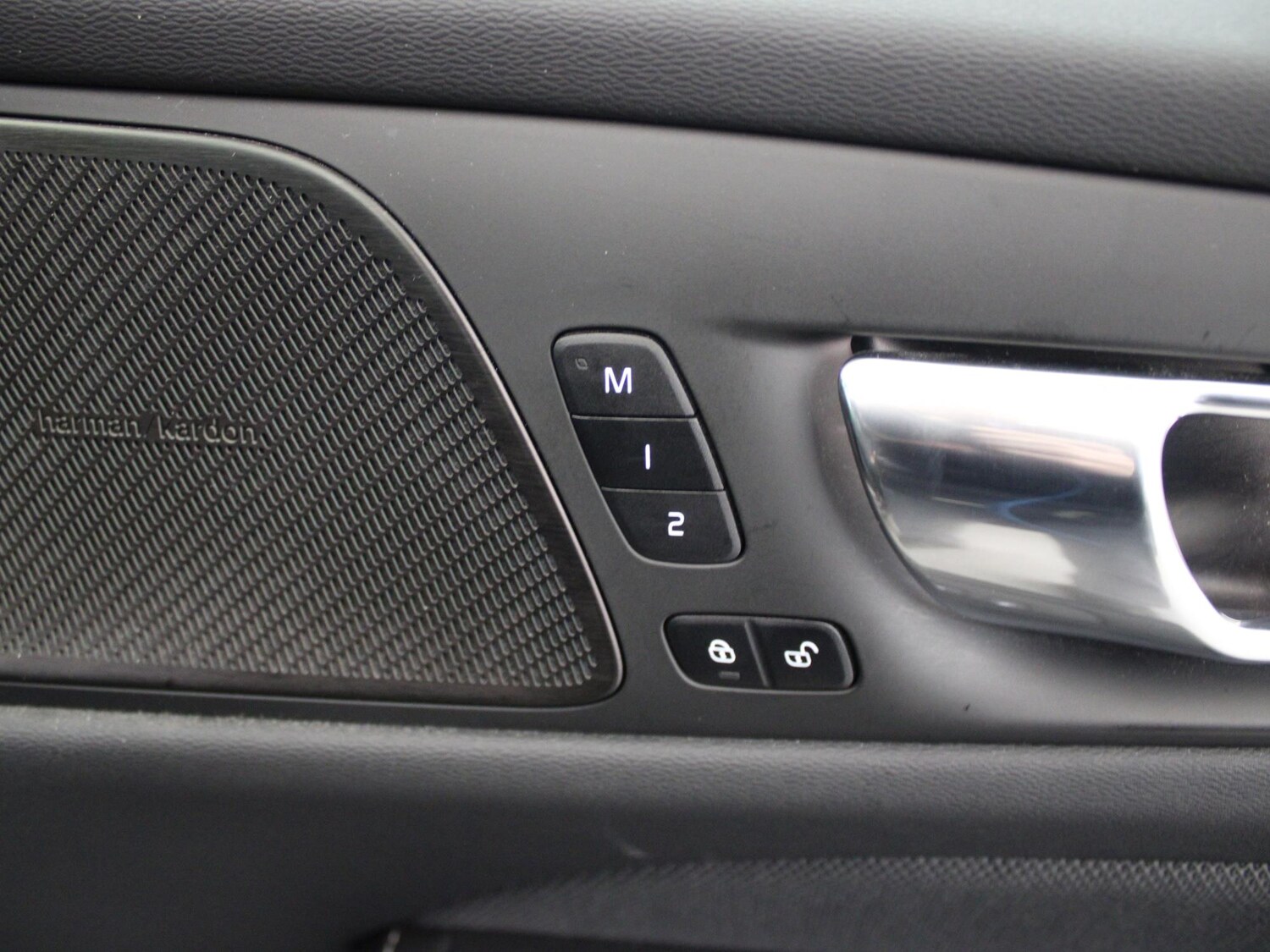 Used Volvo V60 2022 for sale - 76442661: Photo 45