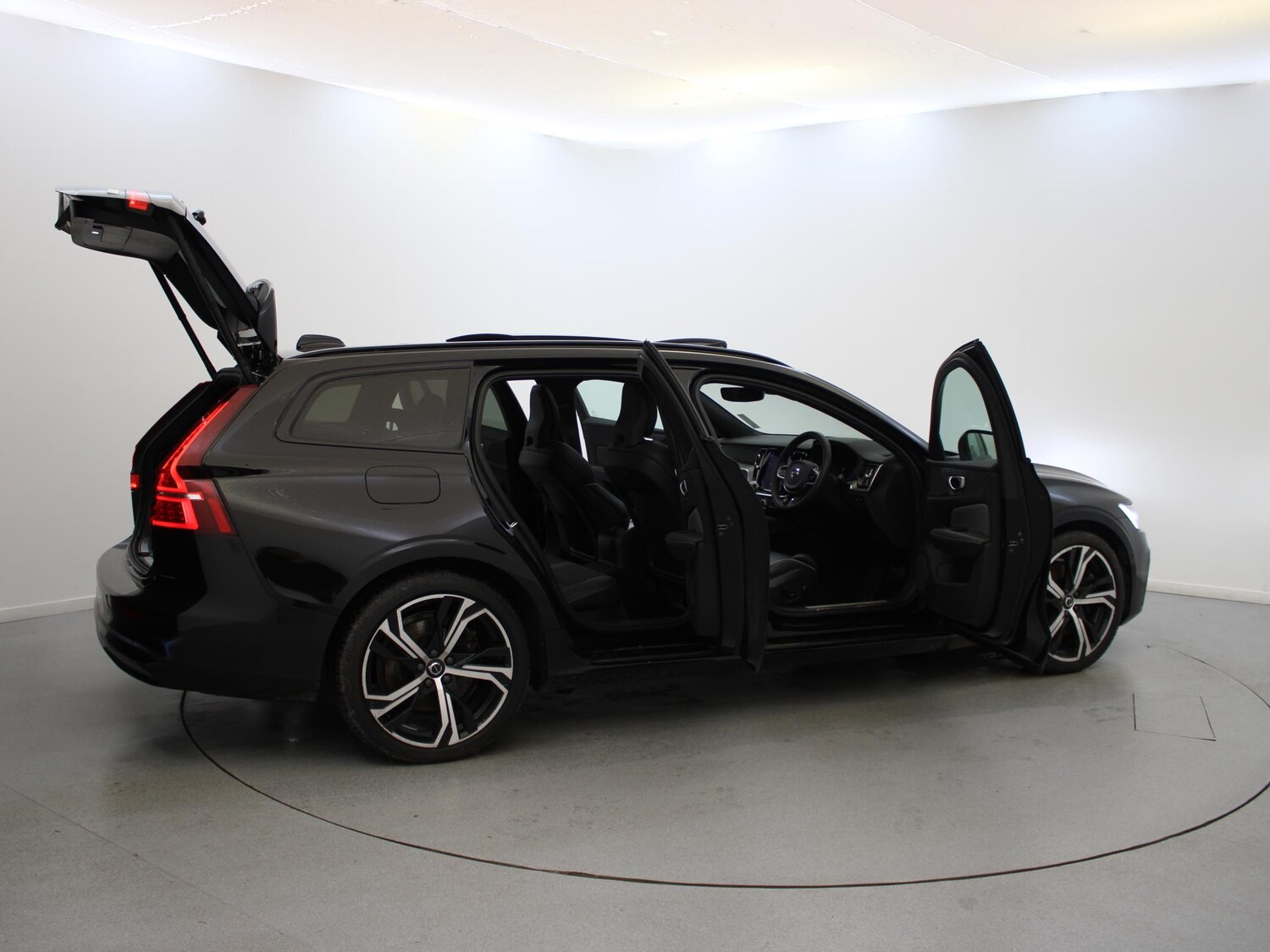 Used Volvo V60 2022 for sale - 76442661: Photo 49