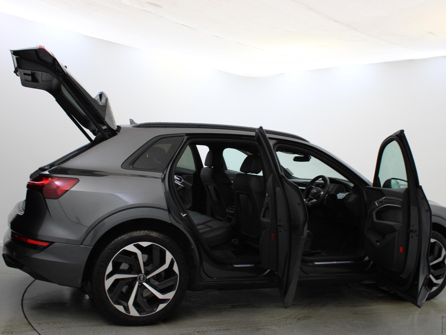 Used Audi e-tron 2022 for sale - 77348304: Photo 32