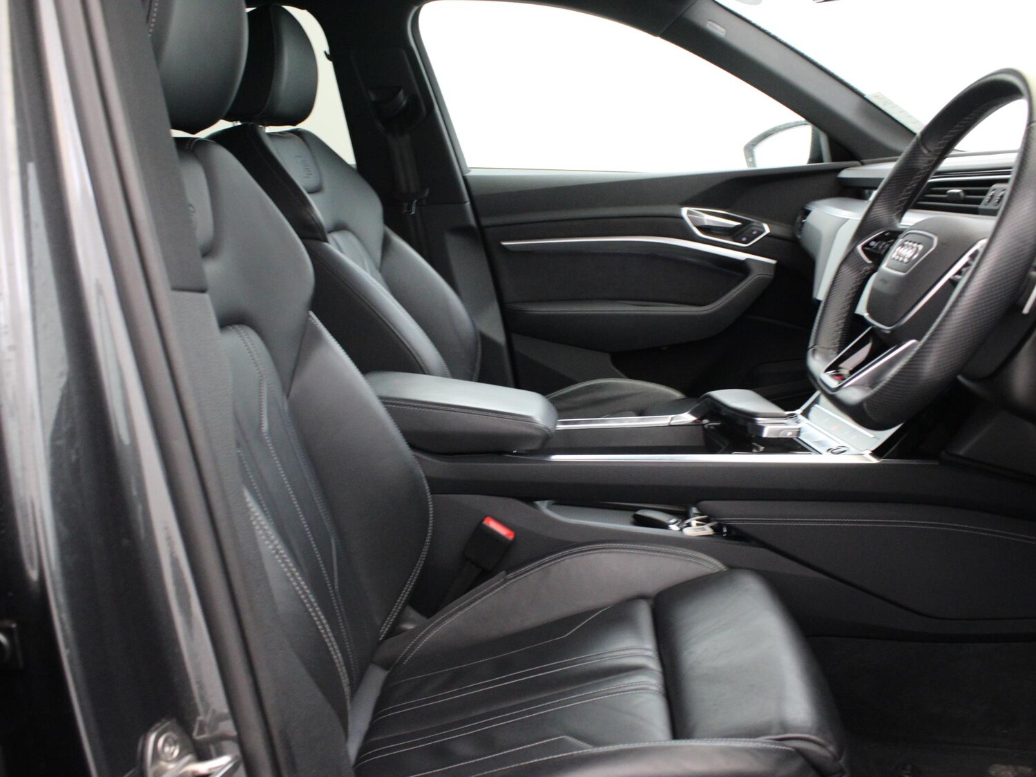 Used Audi e-tron 2022 for sale - 77348304: Photo 9