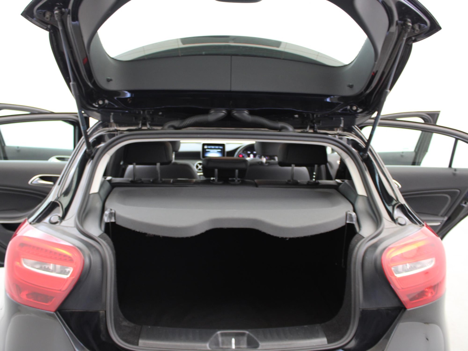 Used Mercedes-Benz A-Class 2018 for sale - 78177984: Photo 35