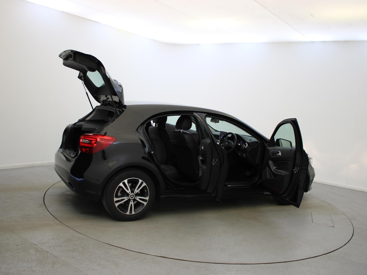 Used Mercedes-Benz A-Class 2018 for sale - 78177984: Photo 36