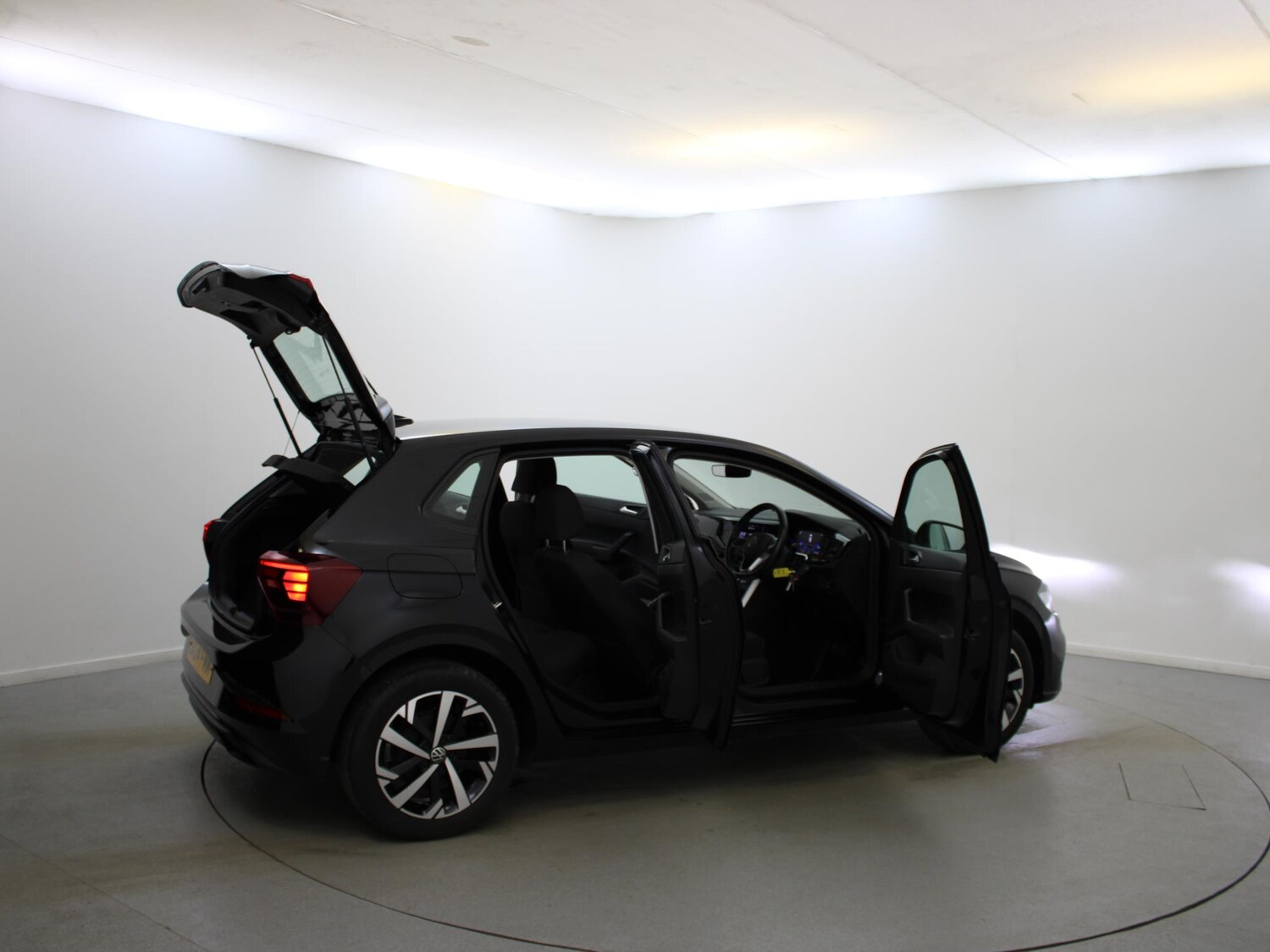 Used Volkswagen Polo 2024 for sale - 77601554: Photo 38