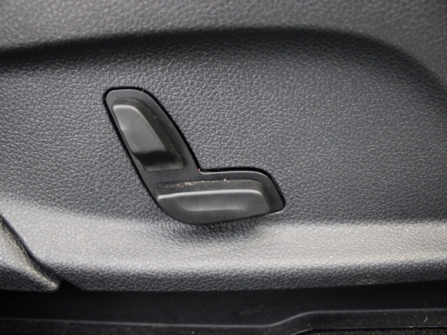 Used Mercedes-Benz GLC 2017 for sale - 76553472: Photo 11