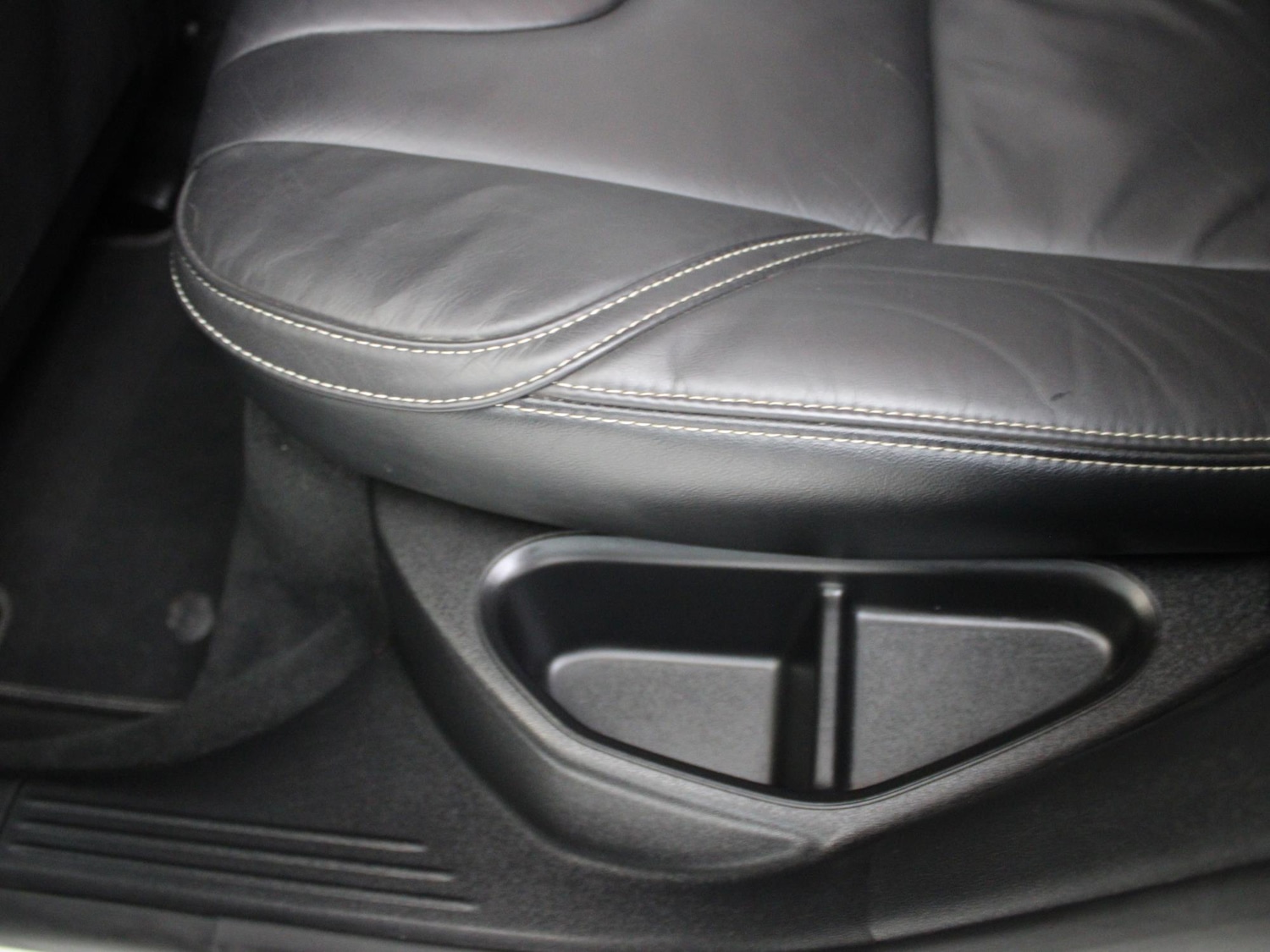 Used Volvo V40 2018 for sale - 76968178: Photo 14