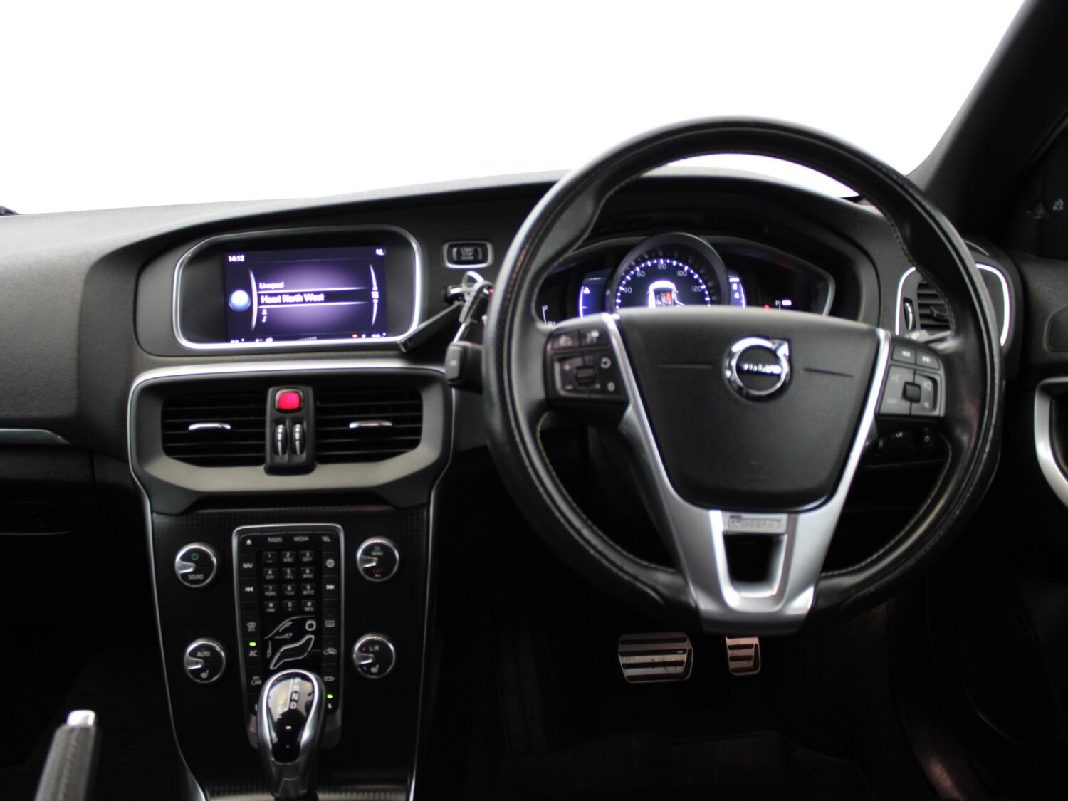 Used Volvo V40 2018 for sale - 76968178: Photo 17