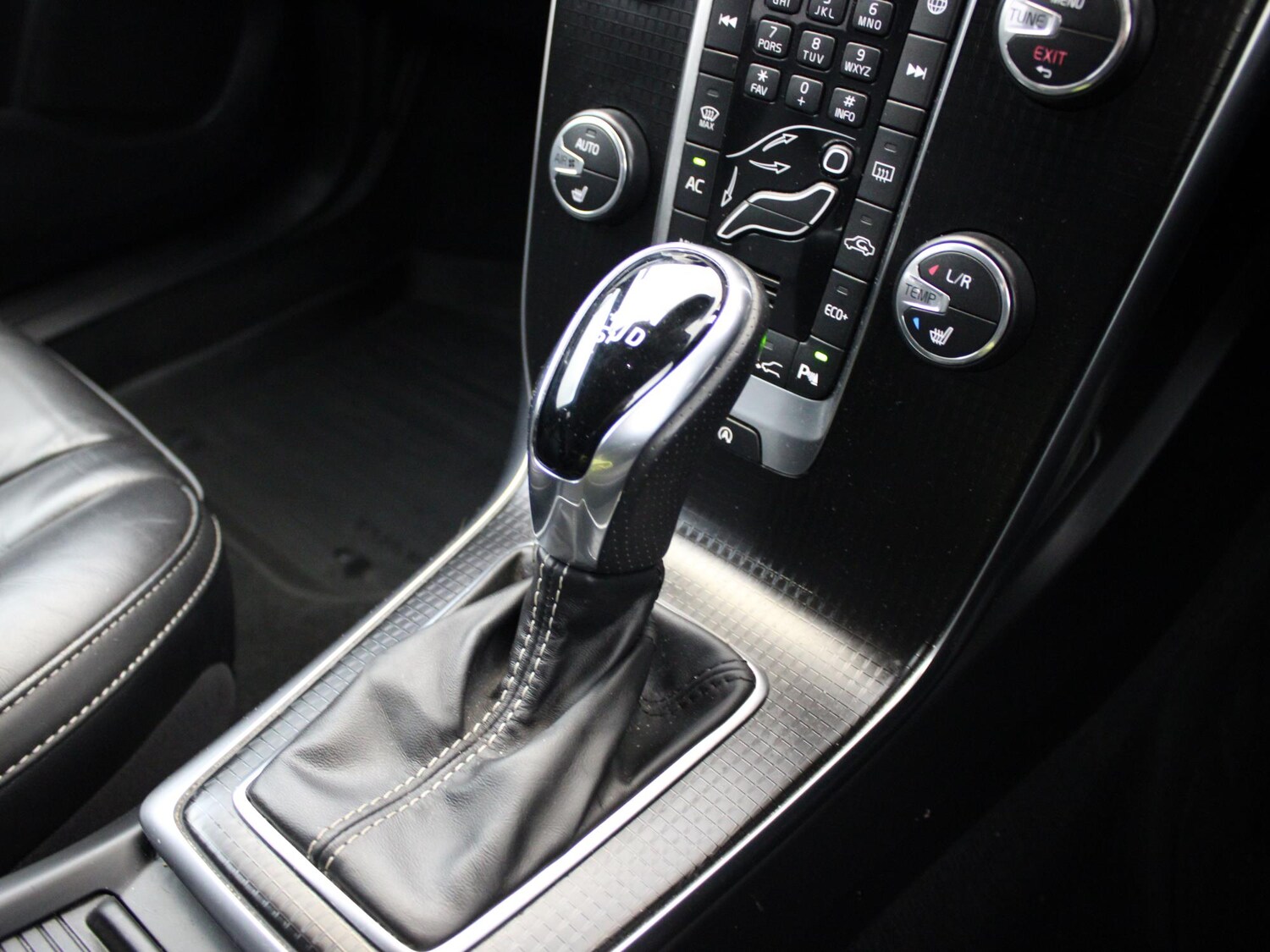 Used Volvo V40 2018 for sale - 76968178: Photo 30