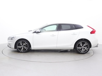 Used Volvo V40 2018 for sale - 76968178: Photo
