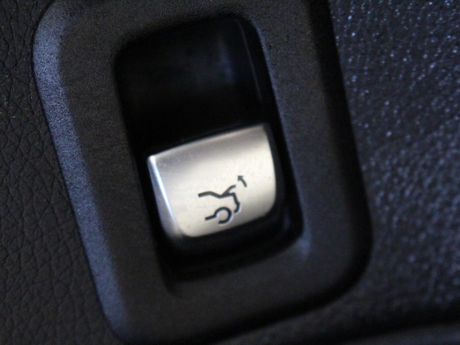 Used Mercedes-Benz C Class 2019 for sale - 77973285: Photo 32