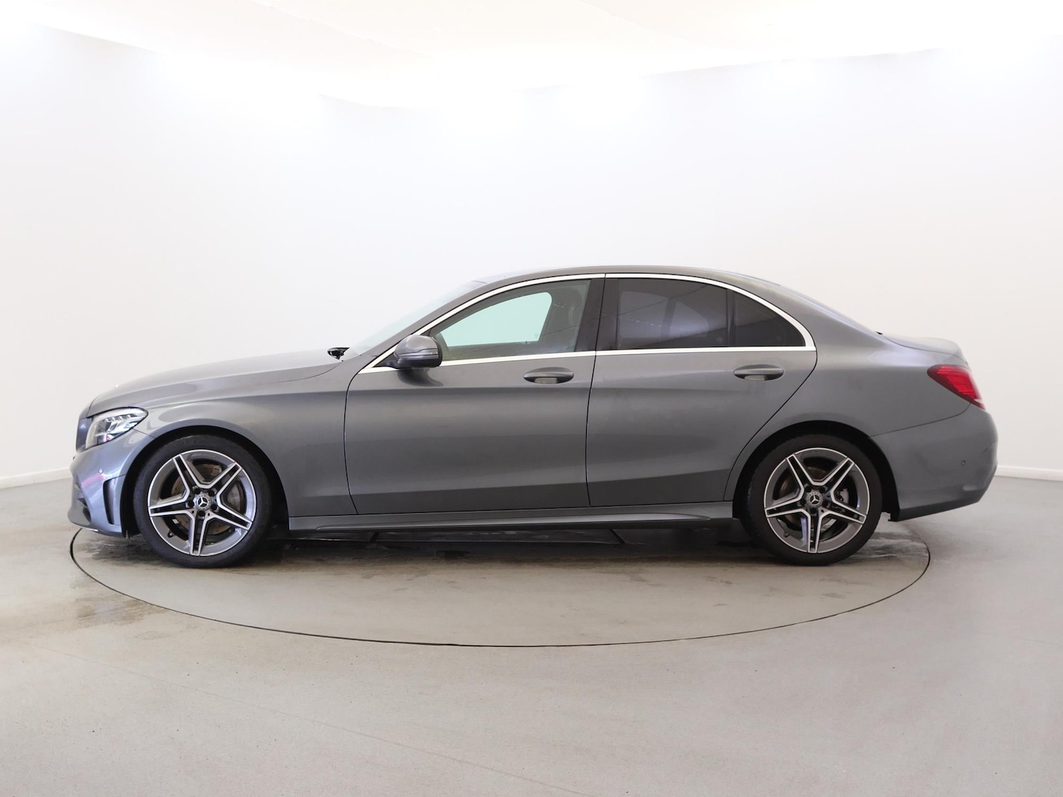 Used Mercedes-Benz C Class 2019 for sale - 77973285: Photo 4