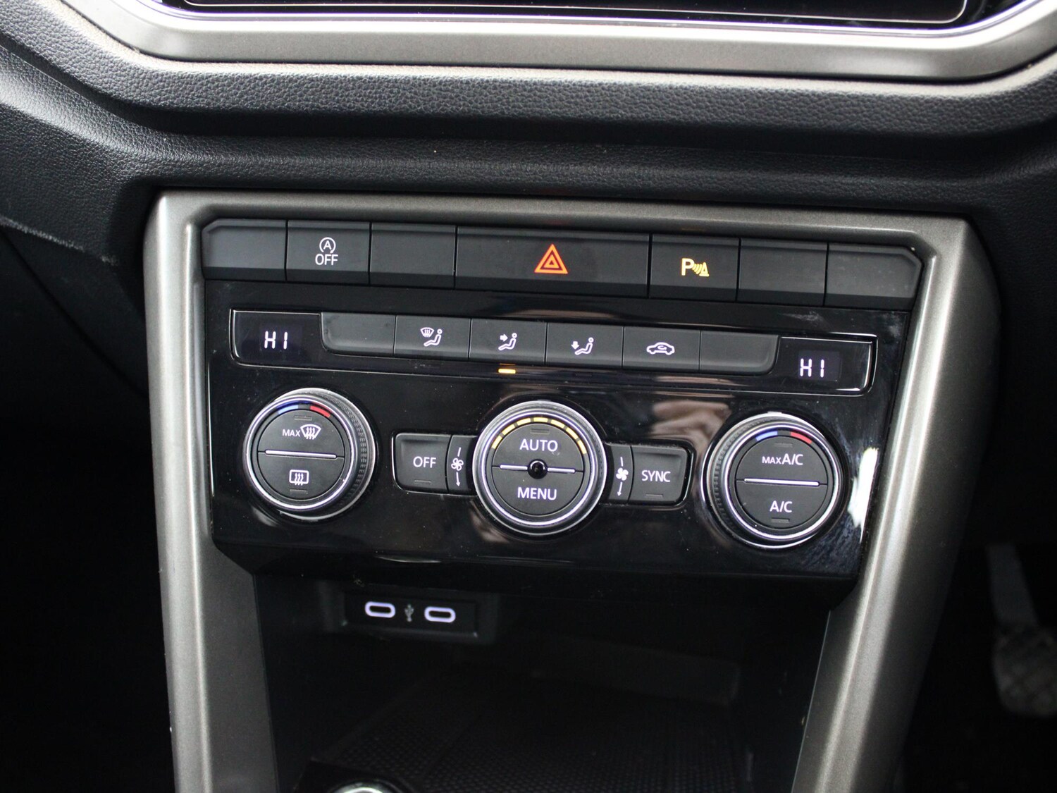 Used Volkswagen T-Roc 2020 for sale - 76442634: Photo 23