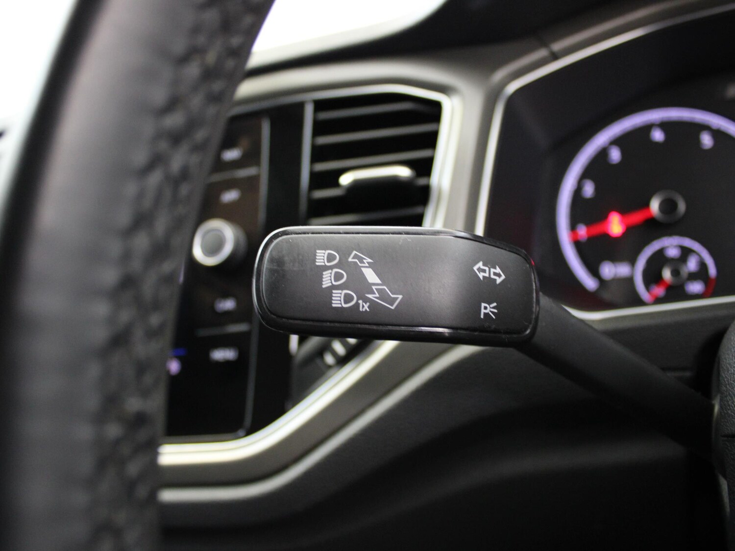 Used Volkswagen T-Roc 2020 for sale - 76442634: Photo 28