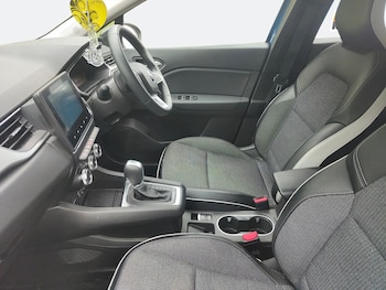 Used Renault Captur 2023 for sale - 78359534: Photo