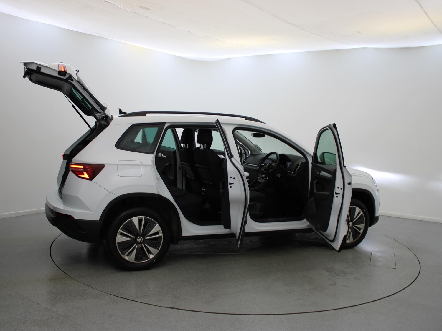 Used Skoda Karoq 2023 for sale - 77348306: Photo 33