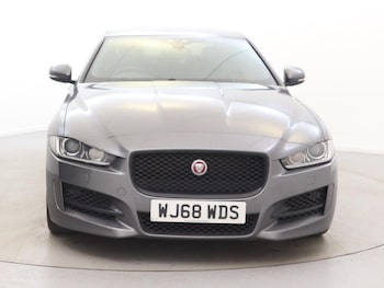 Used Jaguar XE 2018 for sale - 77787357: Photo