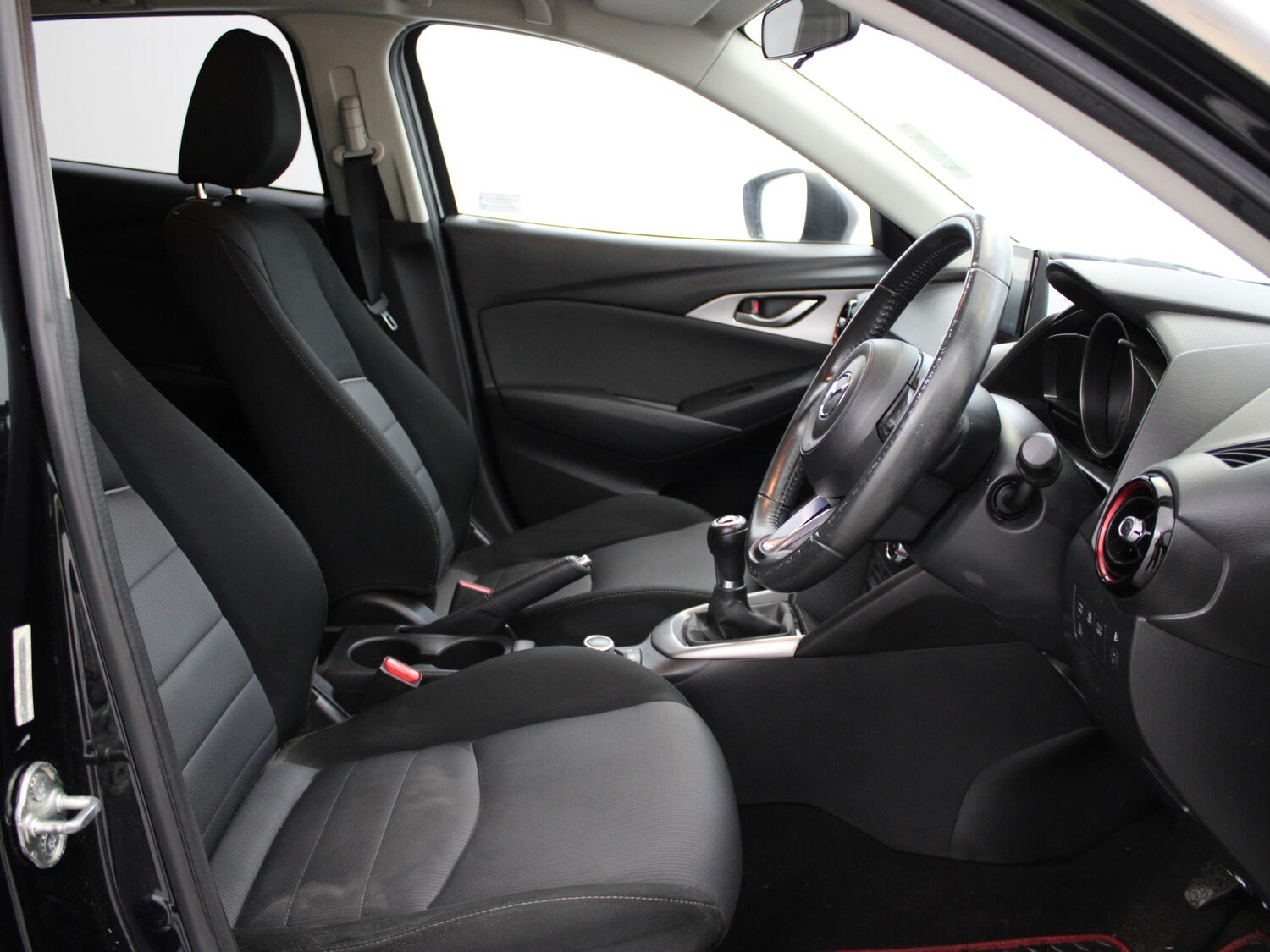 Used Mazda CX-3 2017 for sale - 77742137: Photo 8