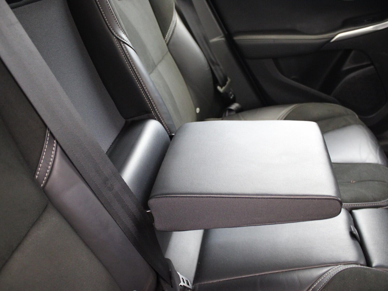 Used Volvo V40 2018 for sale - 78024657: Photo 10