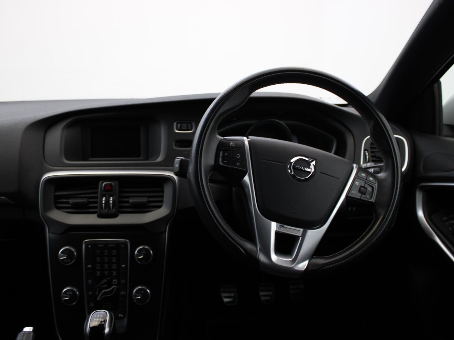 Used Volvo V40 2018 for sale - 78024657: Photo 11