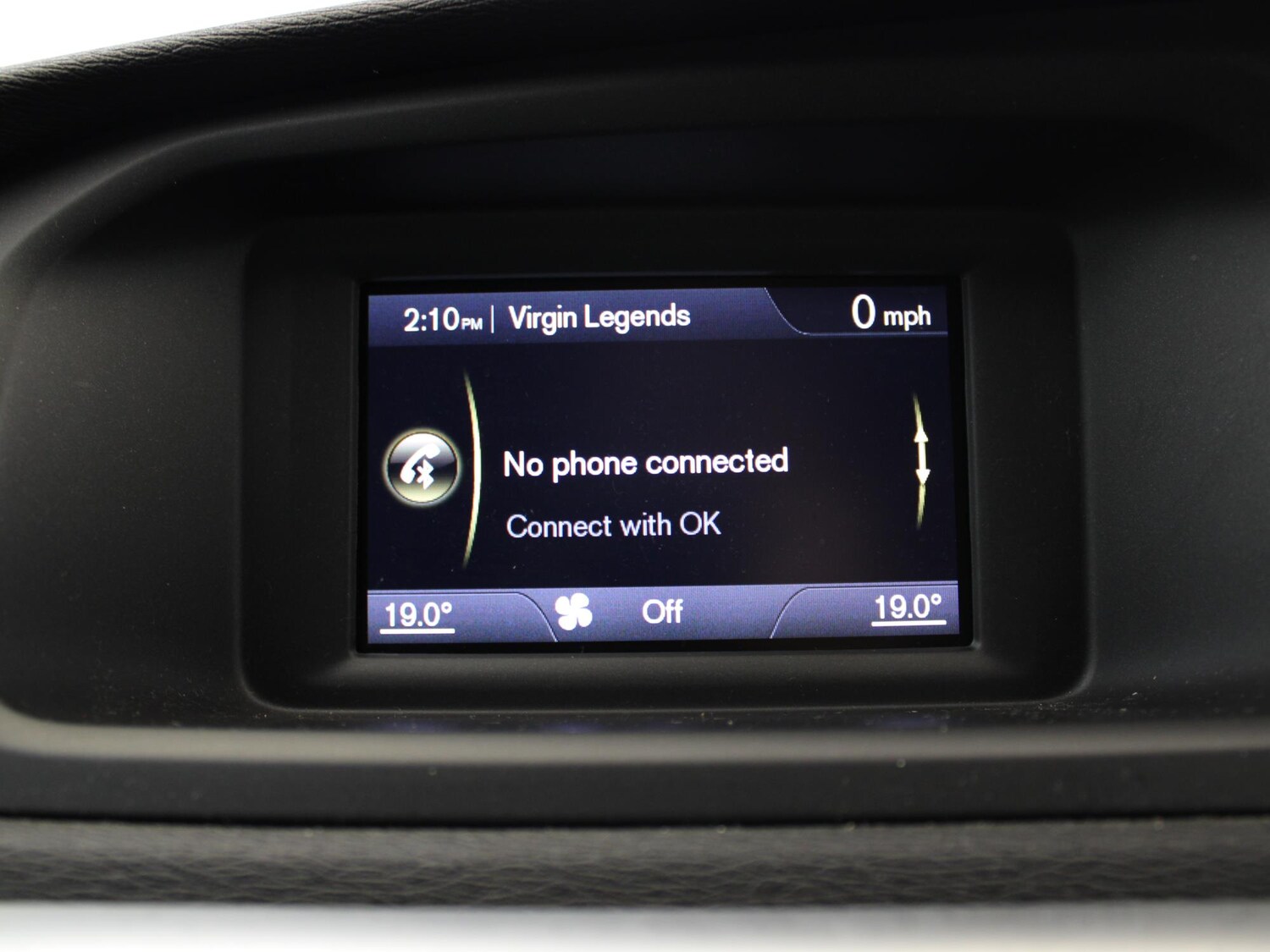 Used Volvo V40 2018 for sale - 78024657: Photo 15