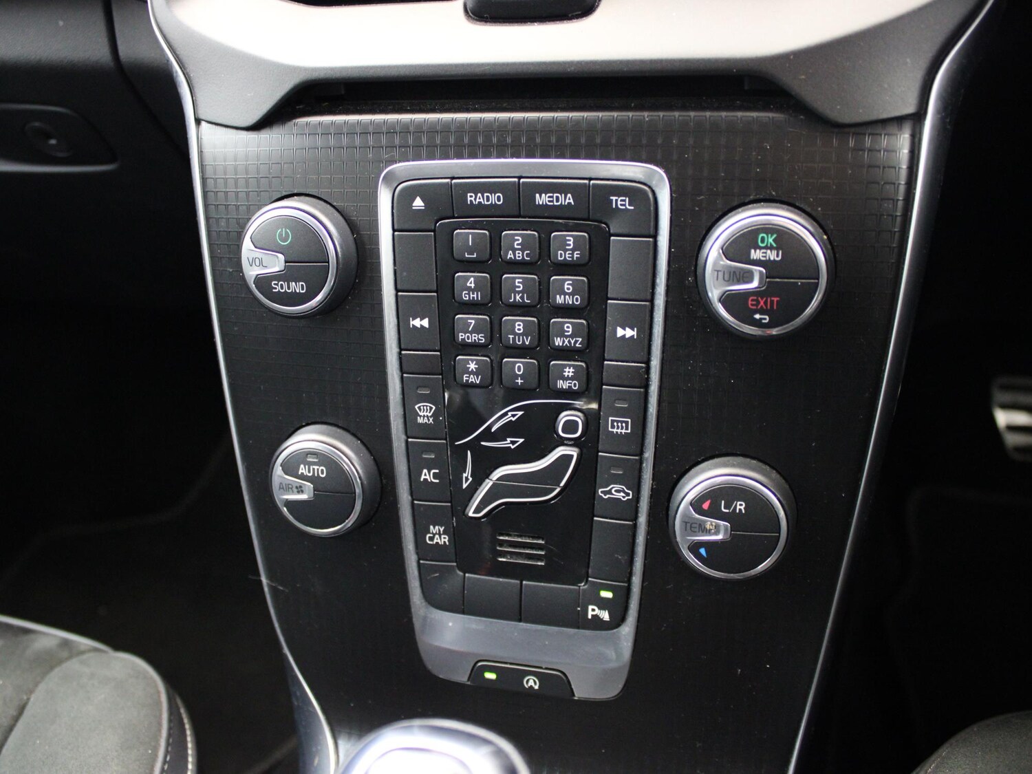 Used Volvo V40 2018 for sale - 78024657: Photo 17