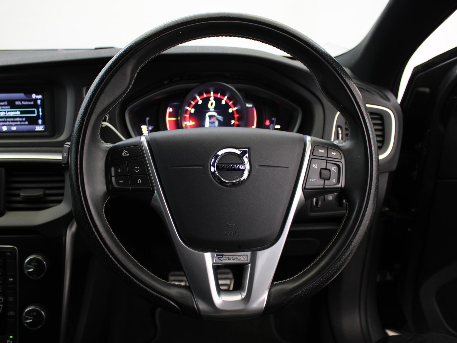 Used Volvo V40 2018 for sale - 78024657: Photo 19