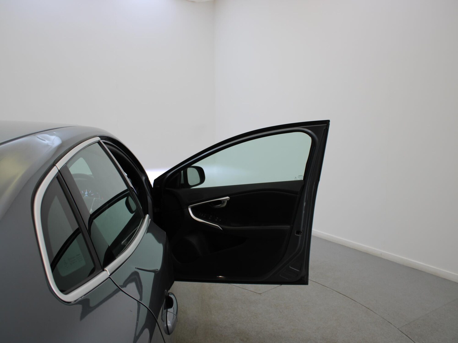 Used Volvo V40 2018 for sale - 78024657: Photo 25