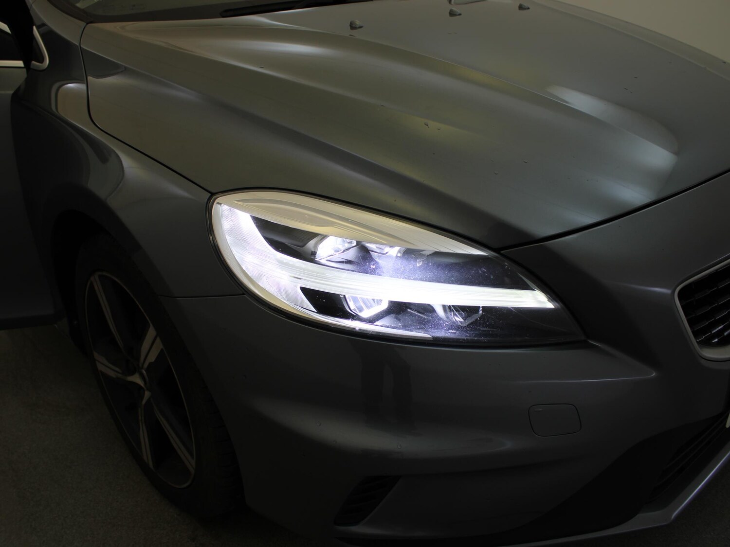 Used Volvo V40 2018 for sale - 78024657: Photo 28