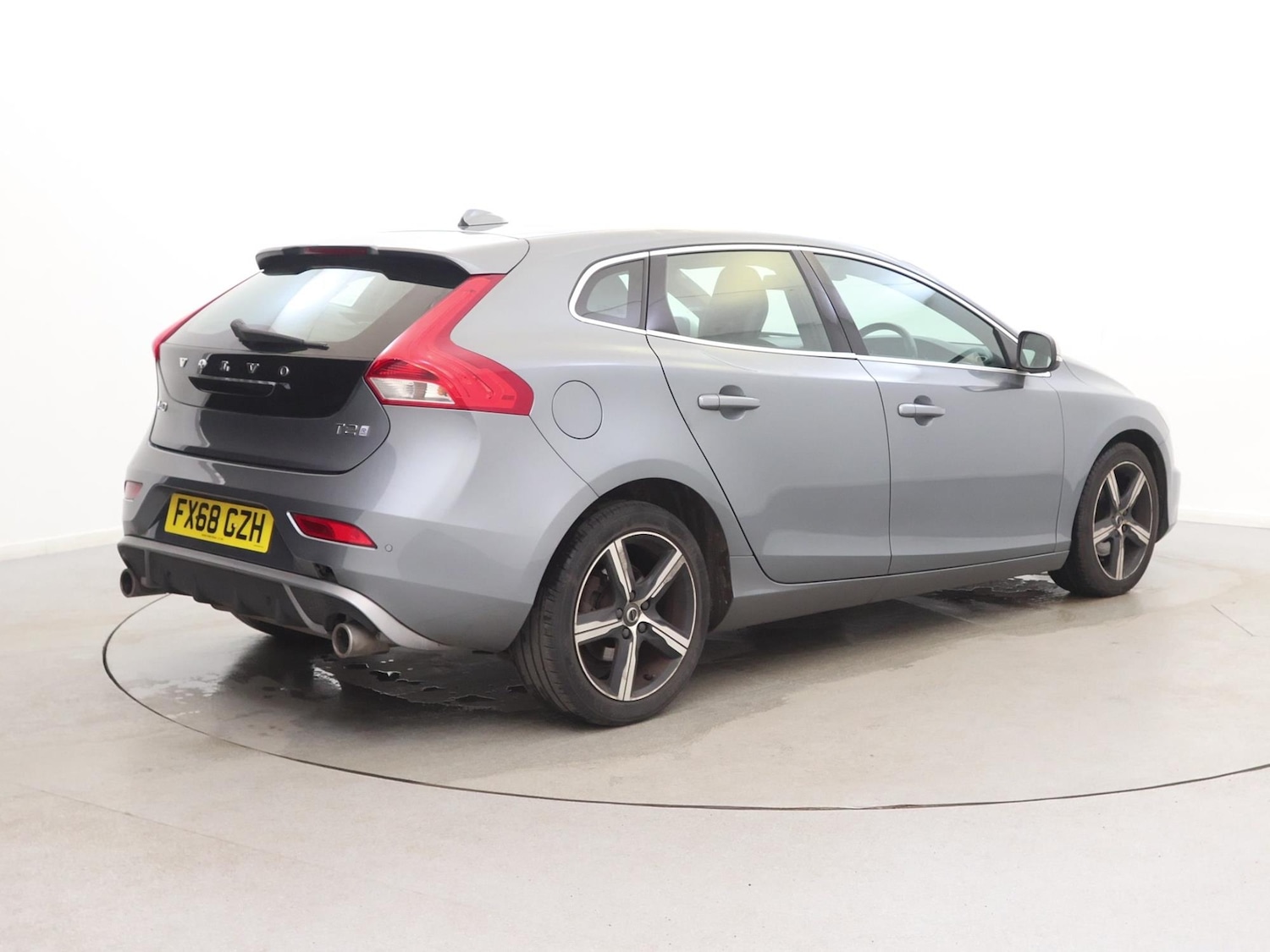 Used Volvo V40 2018 for sale - 78024657: Photo 4