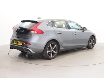 Used Volvo V40 2018 for sale - 78024657: Photo