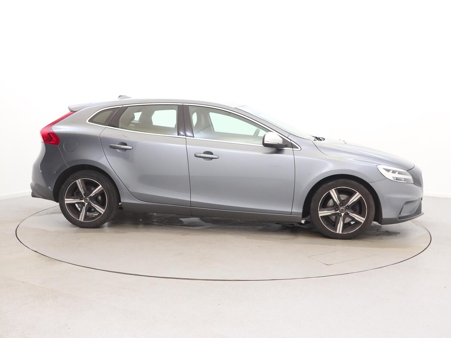 Used Volvo V40 2018 for sale - 78024657: Photo 7