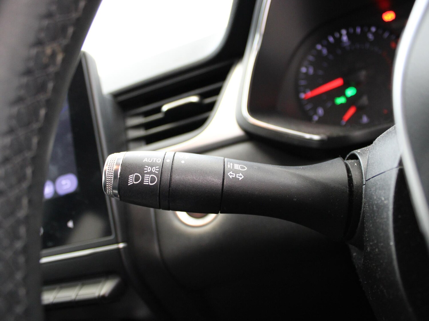 Used Renault Captur 2020 for sale - 76916413: Photo 28