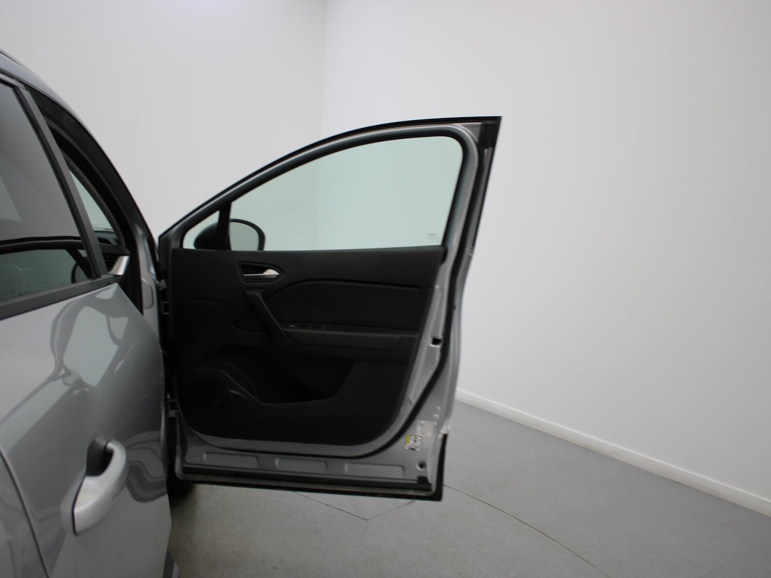 Used Renault Captur 2020 for sale - 76916413: Photo 30