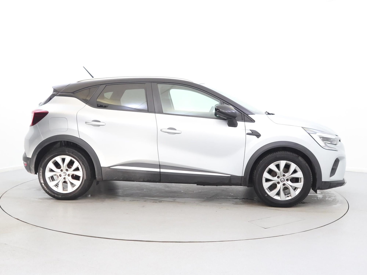 Used Renault Captur 2020 for sale - 76916413: Photo 8