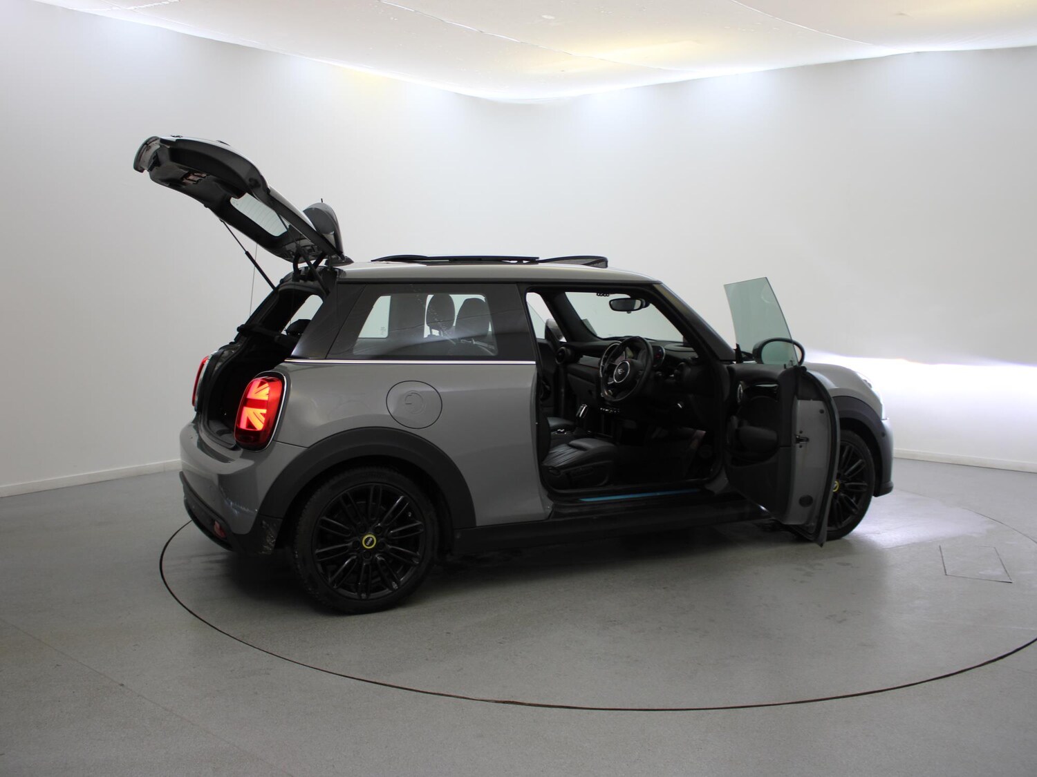 Used MINI Hatch 2021 for sale - 76300232: Photo 41