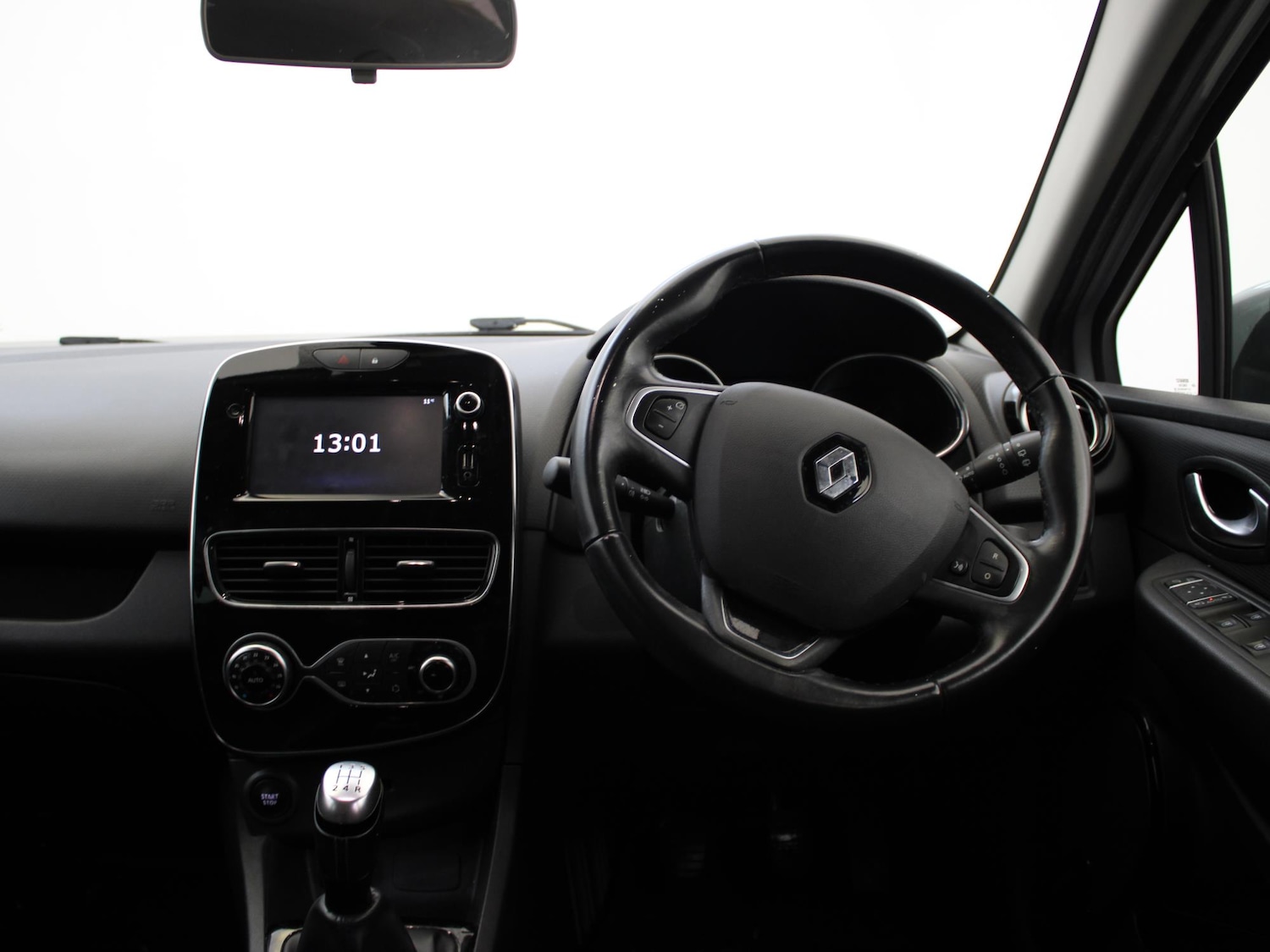 Used Renault Clio 2019 for sale - 76755378: Photo 11