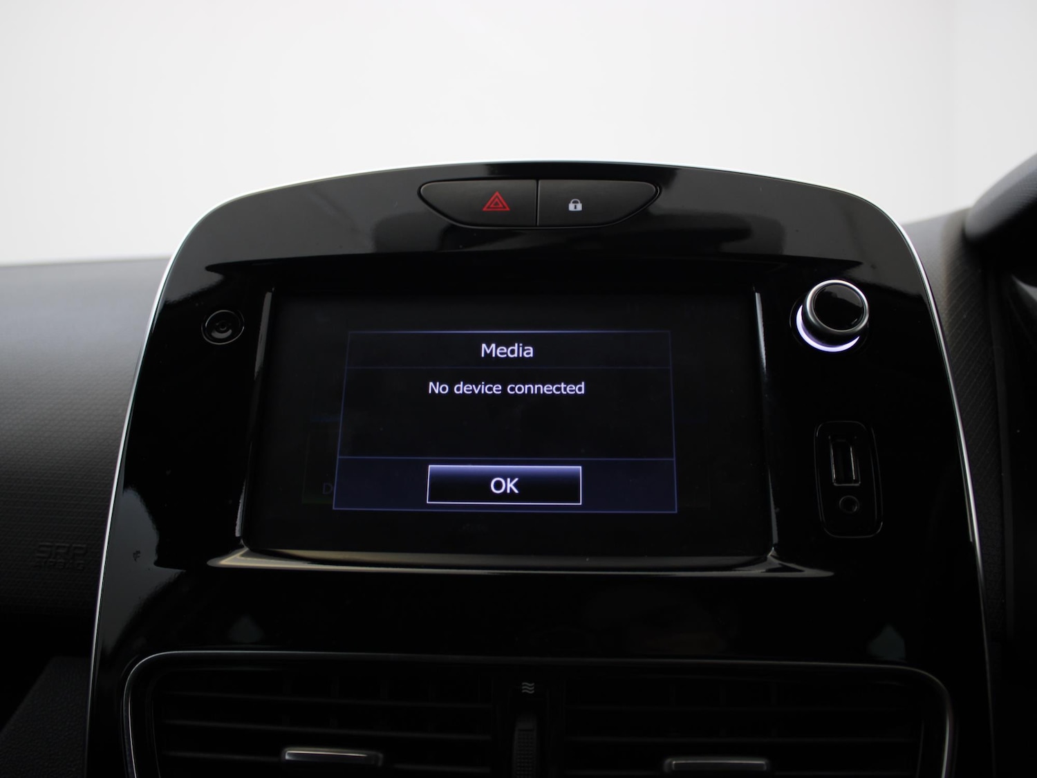 Used Renault Clio 2019 for sale - 76755378: Photo 16