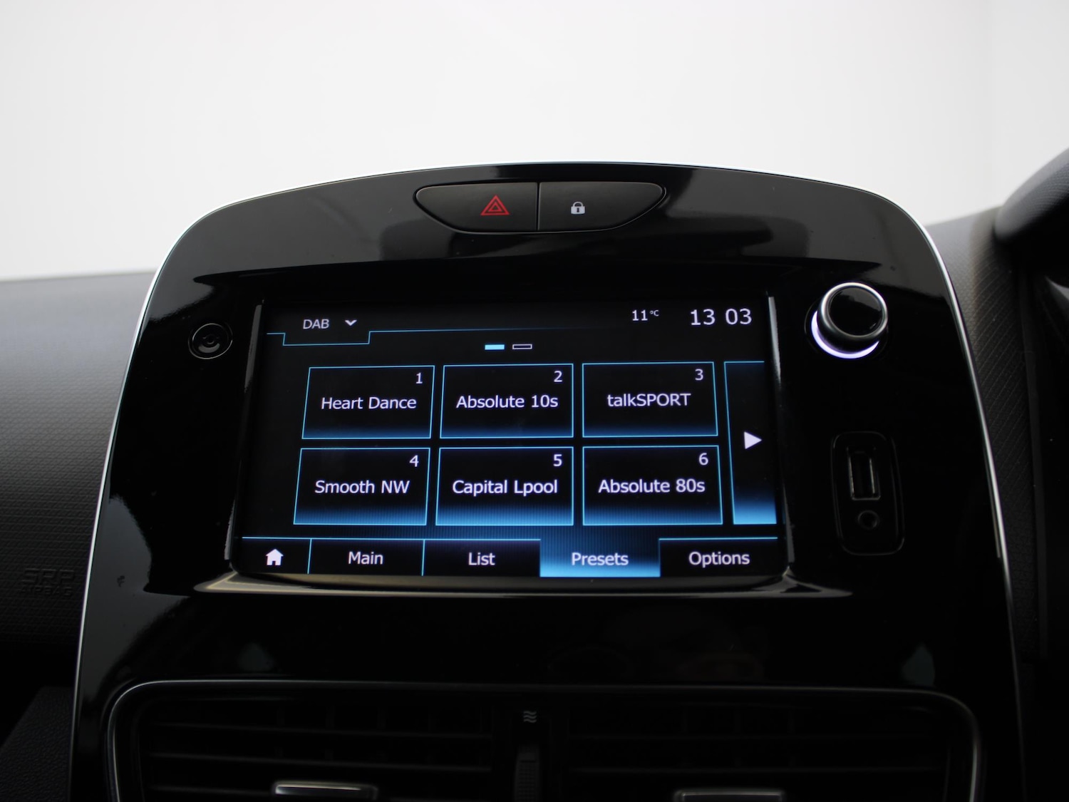 Used Renault Clio 2019 for sale - 76755378: Photo 17