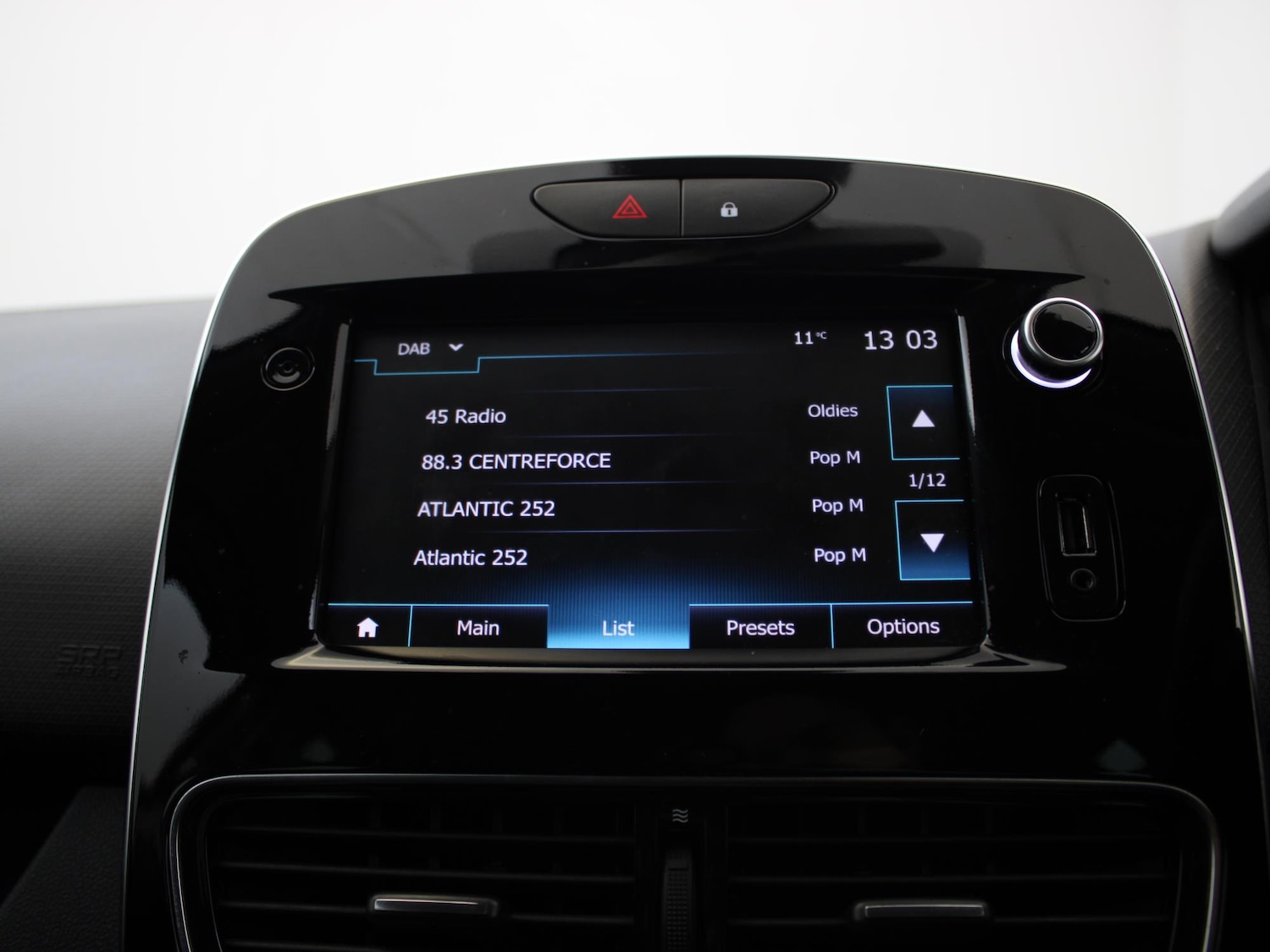 Used Renault Clio 2019 for sale - 76755378: Photo 18