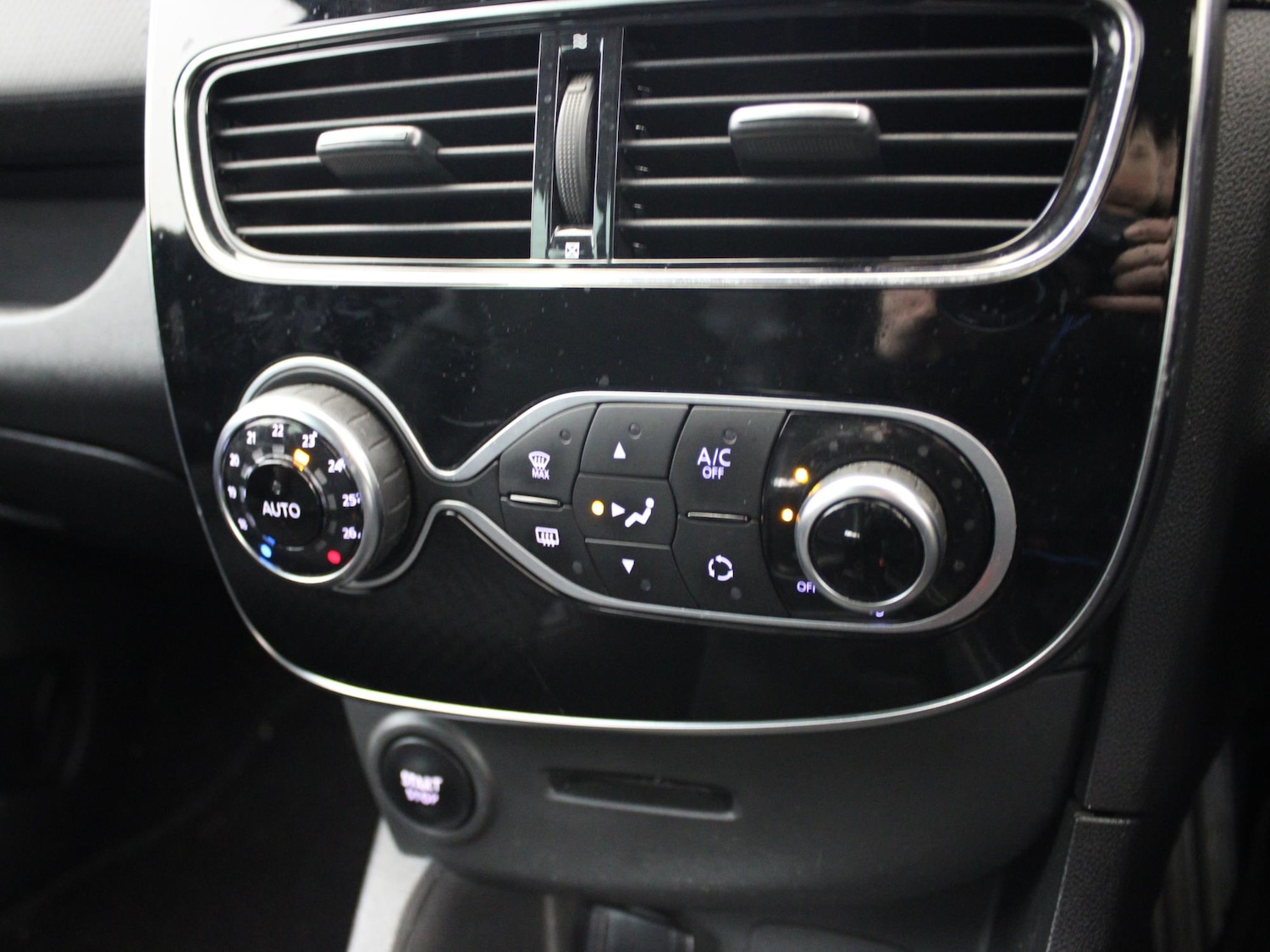 Used Renault Clio 2019 for sale - 76755378: Photo 22