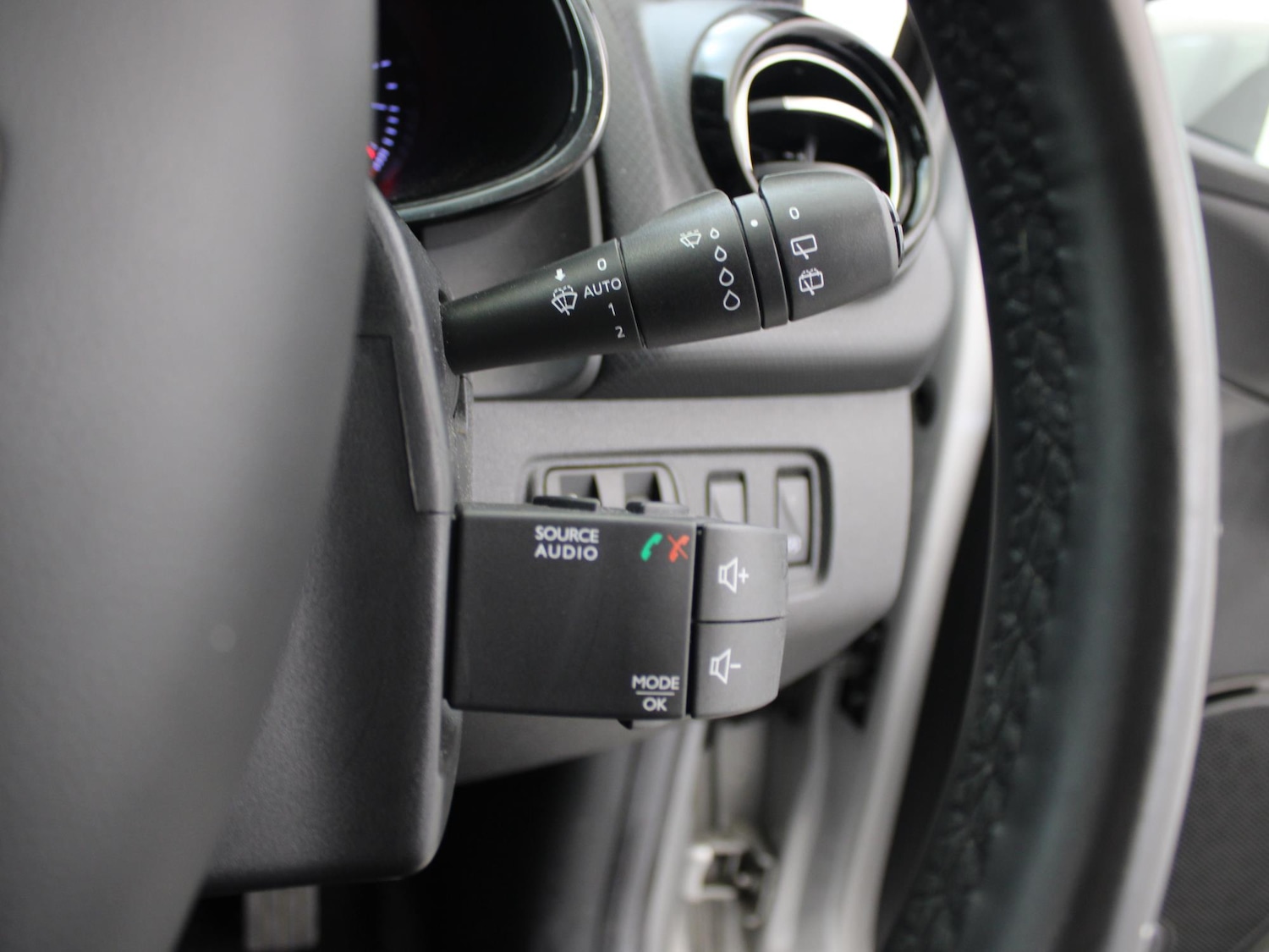 Used Renault Clio 2019 for sale - 76755378: Photo 25